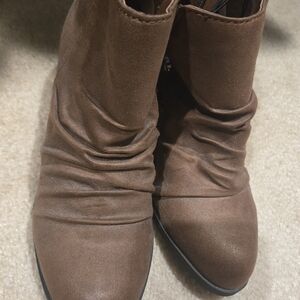 Arizona Jean Company Brown Ankle Booties